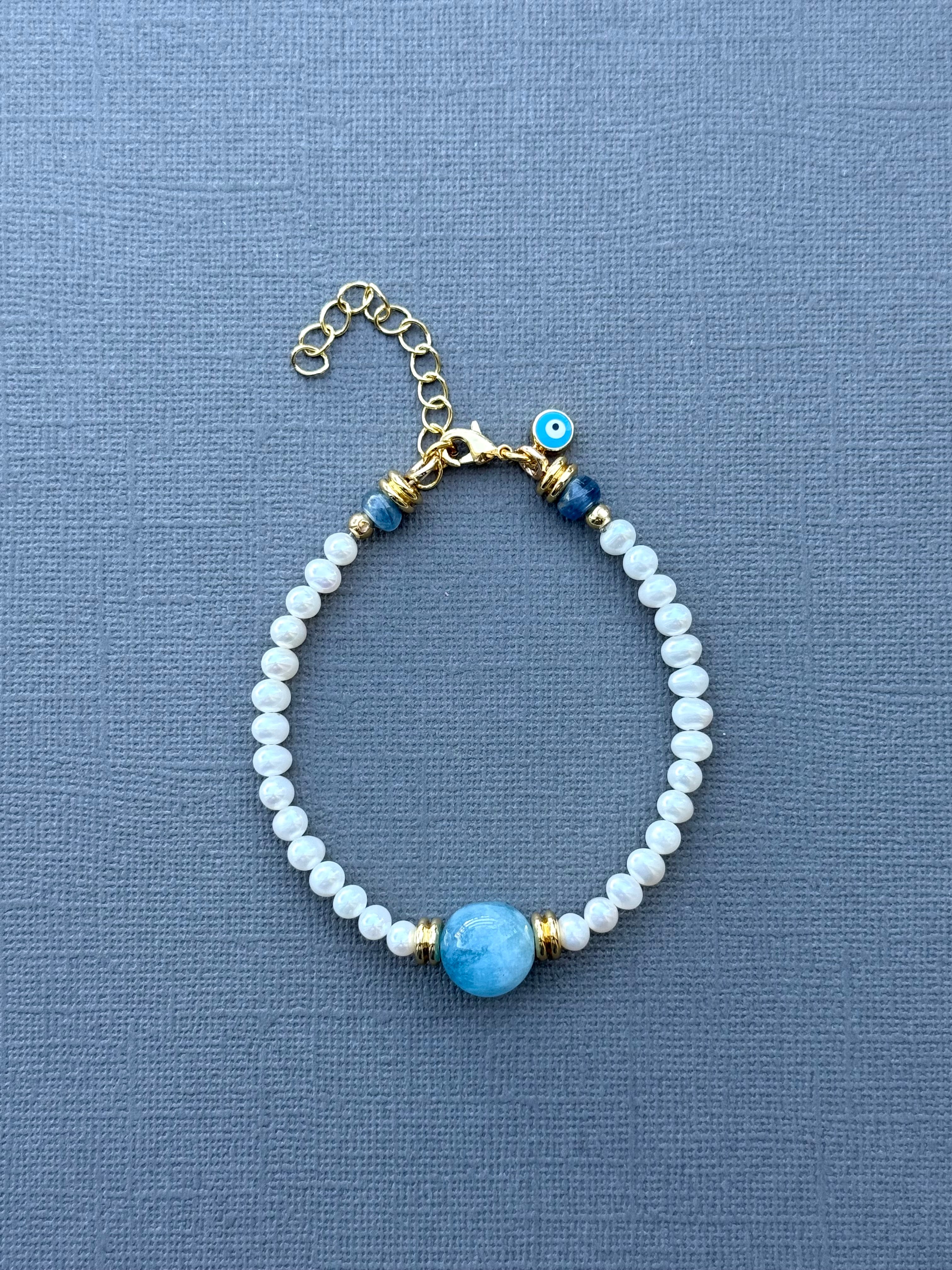 Pearl with Single Aquamarine Bracelet