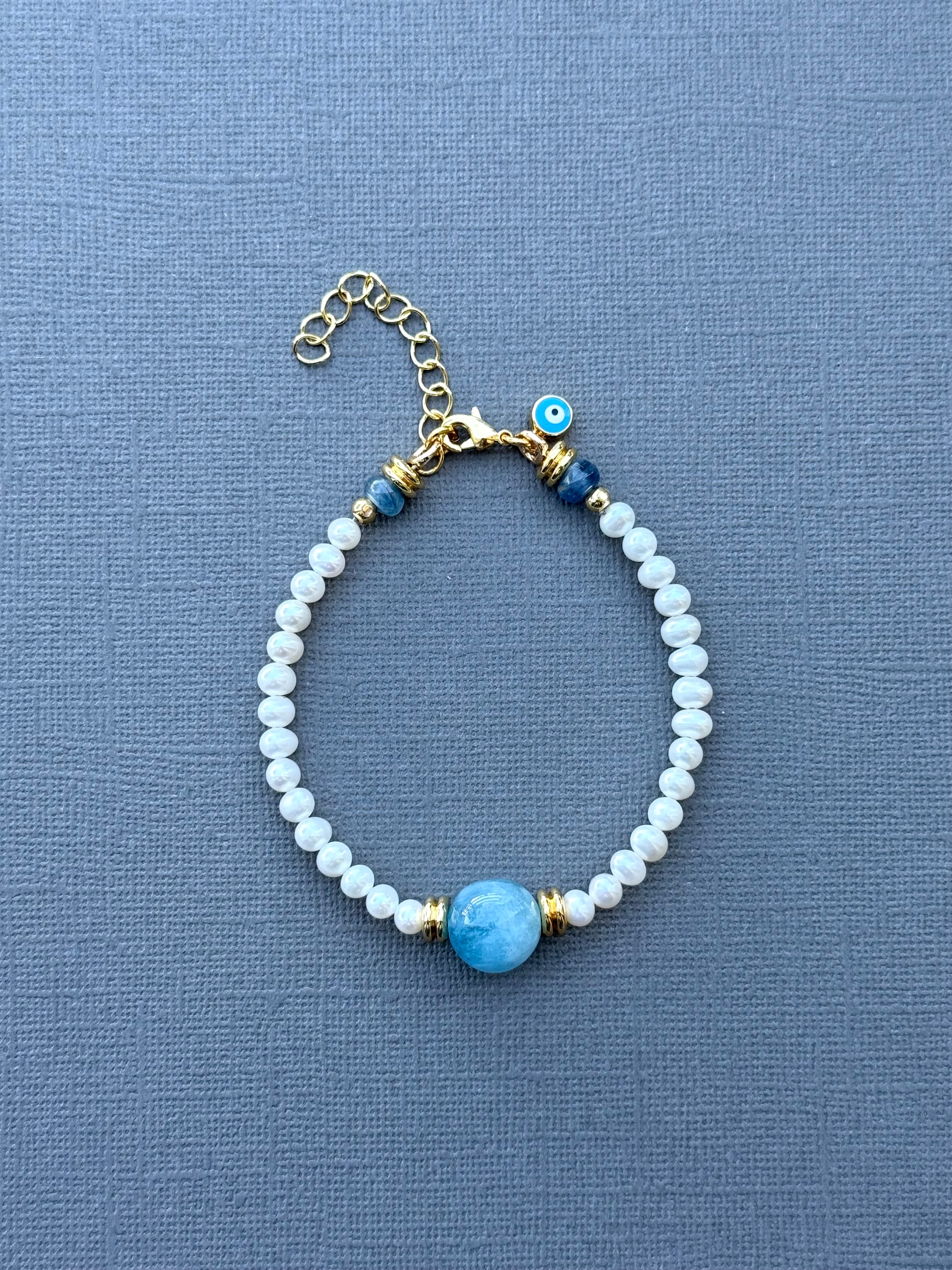 Pearl with Single Aquamarine Bracelet